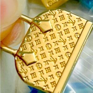1x Designer zipper pull charm
